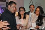 Salman Khan, Salma Khan, Arpita Khan at Being Human jewellery launch on 30th Sept 2016 (30)_57f0ef524ab6f.jpg