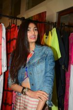 Athiya Shetty at aaraish exhibition (4)_57f3a59a85406.jpg