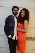 Harshvardhan Kapoor, Saiyami Kher at Mirzya press meet in Delhi on 3rd Oct 2016 (74)_57f49a75e9a78.jpg