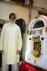 Amitabh Bachchan celebrates his birthday with media on 11th Oct 2016 (46)_57fdcd009e105.JPG
