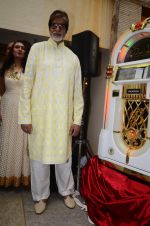 Amitabh Bachchan celebrates his birthday with media on 11th Oct 2016 (51)_57fdcd44c41a0.JPG