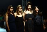 Disha Patani at Love Genration show on 12th Oct 2016 (28)_58005db3e34e2.jpg