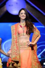 Sandeepa Dhar at Smile Foundation charity fashion show on 13th Oct 2016 (109)_5800d0f2dca3b.JPG