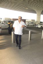 Boney Kapoor snapped at airport on 14th Oct 2016 (40)_580215ff812aa.JPG