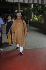 Javed Akhtar snapped at airport on 14th Oct 2016 (41)_5802190b9044d.JPG