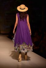 Model walk the ramp for Asheema Leena show on day 2 of AIFW on 14th Oct 2016 (16)_580213aa07136.jpg