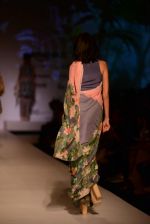 Model walk the ramp for Asheema Leena show on day 2 of AIFW on 14th Oct 2016 (6)_5802136127e1d.jpg