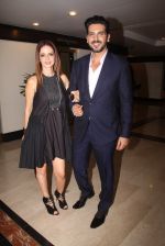 Suzanne Khan, Zayed Khan snapped at lobby of Trident for ET Panache trend setters awards on 14th Oct 2016 (22)_580222b251f90.JPG