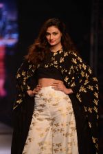 Athiya Shetty walks for Masaba at Amazon India Fashion Week on 15th Oct 2016 (30)_5804a2ebebd00.jpg