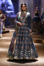 Model walk the ramp for JJ Valaya Show grand finale at amazon India Fashion Week on 16th Oct 2016 (17)_5804c627ce896.jpg