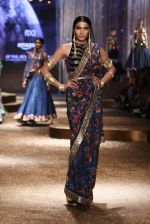Model walk the ramp for JJ Valaya Show grand finale at amazon India Fashion Week on 16th Oct 2016 (18)_5804c628b1bce.jpg