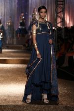 Model walk the ramp for JJ Valaya Show grand finale at amazon India Fashion Week on 16th Oct 2016 (20)_5804c62a3fbb1.jpg