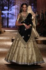 Model walk the ramp for JJ Valaya Show grand finale at amazon India Fashion Week on 16th Oct 2016 (5)_5804c61c08868.jpg