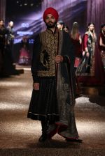 Model walk the ramp for JJ Valaya Show grand finale at amazon India Fashion Week on 16th Oct 2016 (50)_5804c6417cbff.jpg