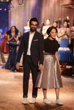 Model walk the ramp for JJ Valaya Show grand finale at amazon India Fashion Week on 16th Oct 2016 (81)_5804c65d7b39e.jpg