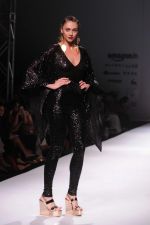 Model walk the ramp for Pria Kataria_s show at Amazon India Fashion Week on 15th Oct 2016 (42)_580498e336d86.jpg