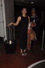 Radhika Apte snapped at airport on 20th Oct 2016 (54)_5809d97b3e1bf.JPG