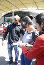 Shraddha kapoor at domestic Airport on 20th Oct 2016 (9)_5809af93aba65.JPG