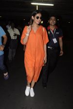 Sonal Chauhan snapped at airport on 20th Oct 2016 (32)_5809d9a3ef764.JPG