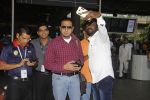 Gulshan Grover snapped at airport on 22nd Oct 2016 (41)_580c551eb2e45.JPG