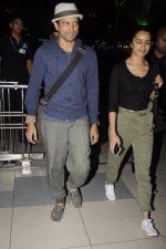 Shraddha Kapoor snapped at airport on 22nd Oct 2016 (24)_580c5545dfde5.JPG