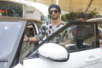 Sushant Singh Rajput snapped at airport on 24th Oct 2016 (33)_580f6672ceeac.JPG