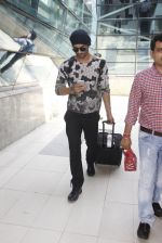 Sushant Singh Rajput snapped at airport on 24th Oct 2016 (38)_580f667647942.JPG