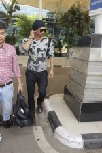 Sushant Singh Rajput snapped at airport on 24th Oct 2016 (44)_580f667ada370.JPG