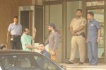 Aamir Khan snapped at Ambani hospital on 29th Oct 2016 (13)_58172c462d7ee.JPG