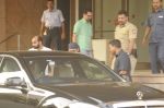 Aamir Khan snapped at Ambani hospital on 29th Oct 2016 (18)_58172c498db9d.JPG