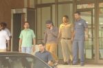 Aamir Khan snapped at Ambani hospital on 29th Oct 2016 (7)_58172c417efcc.JPG