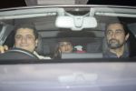 Kunal Kapoor snapped at Sonali Bendre_s house on 30th Oct 2016 (21)_581746a8b1f37.JPG