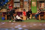 Farhan Akhtar, Arjun Rampal, Prachi Desai, Shraddha Kapoor promote Rock On 2 on the sets of The Kapil Sharma Show on 31st Oct 2016 (12)_58188e359fd25.JPG