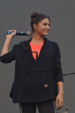 Jacqueline Fernandez at guiness record for PUMA on 6th Nov 2016 (8)_582091a12ffe3.JPG