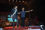 Arjun Rampal, Farhan Akhtar at Rock on 2 concert in Delhi on 8th Nov 2016 (28)_5822c98a4a232.jpg