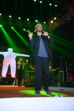 Farhan Akhtar at Rock on 2 concert in Delhi on 8th Nov 2016 (10)_5822c9d428e42.jpg