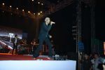 Farhan Akhtar at Rock on 2 concert in Delhi on 8th Nov 2016 (4)_5822c9d086224.jpg