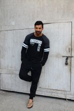 John Abraham with Cast of Force 2 spotted at Mehboob Studio in Bandra on 9th Nov 2016 (78)_582479eb3c041.JPG