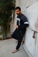 John Abraham with Cast of Force 2 spotted at Mehboob Studio in Bandra on 9th Nov 2016 (8)_58240c317fd6b.jpg