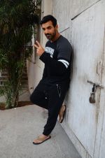 John Abraham with Cast of Force 2 spotted at Mehboob Studio in Bandra on 9th Nov 2016 (87)_582479f6b3ba2.JPG