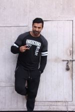 John Abraham with Cast of Force 2 spotted at Mehboob Studio in Bandra on 9th Nov 2016 (94)_58247a00af192.JPG