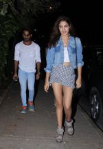 Rhea Chakraborty at Farhan Akhtar_s bash in Mumbai on 10th Nov 2016 (13)_58256b2e16f47.jpg