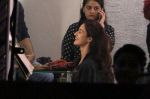 Disha Patani snapped at a hair salon in Bandra on 11th Nov 2016 (18)_5826c1fe95bcb.JPG