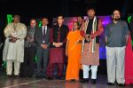 Jeetendra and Rakhi Sawant at global achiever awards on 12th Nov 2016 (1)_5828141ac4cd9.JPG