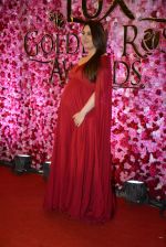 Kareena Kapoor at Lux Golden Rose Awards 2016 on 12th Nov 2016 (830)_58285226b464b.JPG