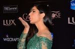 Katrina Kaif at Lux golden rose awards 2016 on 12th Nov 2016 (24)_5827f42d9380d.jpg