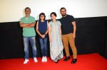 Suhani Bhatnagar, Aamir Khan and Zaira Wasim at Dangal press meet in Mumbai on 12th Nov 2016 (20)_582812b438026.JPG
