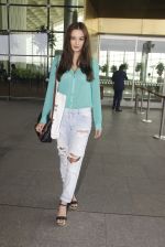 Evelyn Sharma snapped at airport on 15th Nov 2016 (19)_582bfe6a9cb18.JPG
