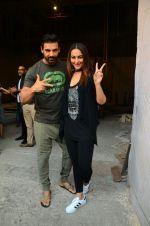 Sonakshi Sinha, John Abraham at Force 2 photo shoot in Mumbai on 17th Nov 2016 (3)_582e9508afeef.jpg