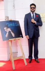 Abhishek Bachchan joins OMEGA in Delhi to celebrate the success of the World�s First Master Chronometer on 18th Nov 2016 (8)_58305f35959a3.jpg